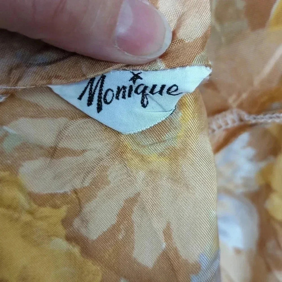 1960's Hippie Flower Dress - Picture 8 of 14